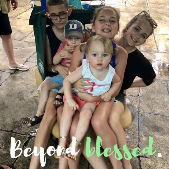 Meet your Posher, Melissa - Picture 1 of 1